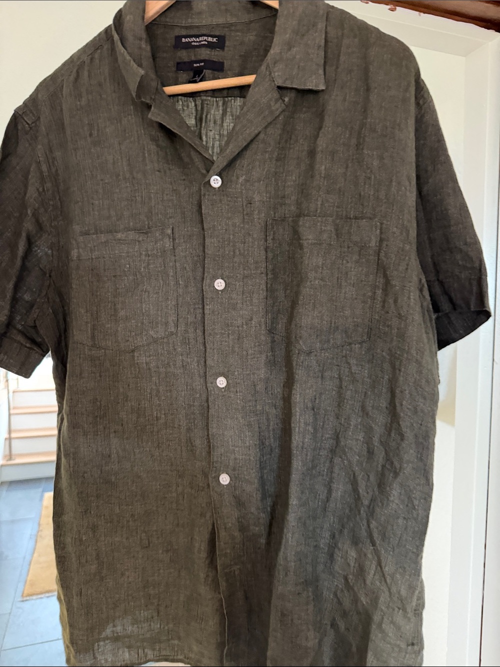 Banana Republic Linen Men's Short-Sleeve Linen Button-Up in Olive